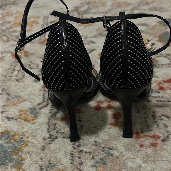 Colin Stuart Black Floral Heels - Picture 4 of 9